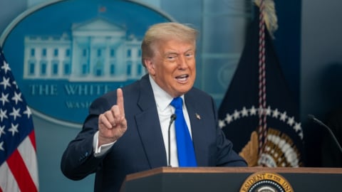Tổng thống Trump: 'Củ cà rốt' cho Ấn Độ, 'cây gậy' cho Nhật Bản