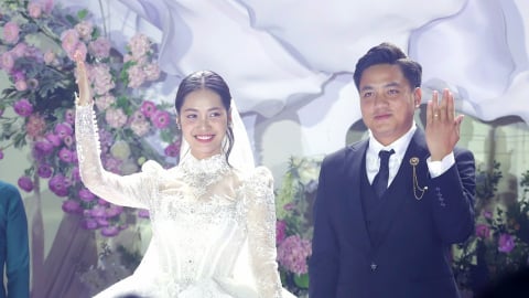 Hoa hậu Nông Thúy Hằng hạnh phúc trong ngày cưới