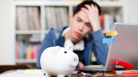 Giới trẻ Trung Quốc chìm trong nợ nần, cảnh báo từ Hiệp hội Người tiêu dùng