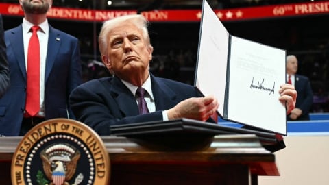 Tiến triển mới về thuế quan, Tổng thống Trump hé lộ ký thêm thỏa thuận