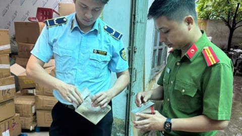 Phát hiện 15.000 mặt nạ dưỡng da nhập lậu giữa lòng Hà Nội