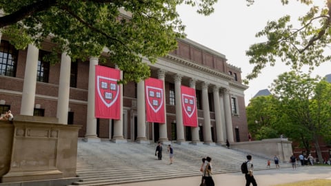 Đại học Harvard đàm phán nộp phạt 500 triệu USD