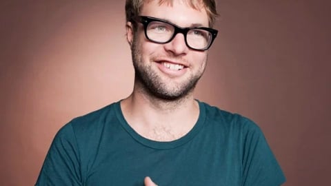 Cựu thành viên Maroon 5 bị vợ tố nhắn tin khiêu dâm, hành hung