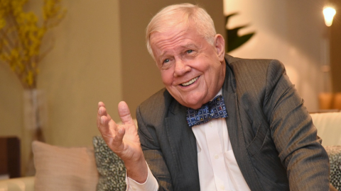 'Ông vua hàng hóa' Jim Rogers bán sạch cổ phiếu Mỹ, cảnh báo cú sụp cực lớn