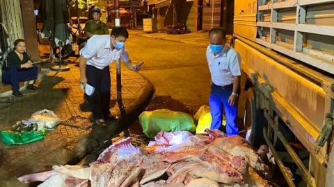 Chặn đứng hàng tấn thịt lợn bệnh đang đưa đi tiêu thụ