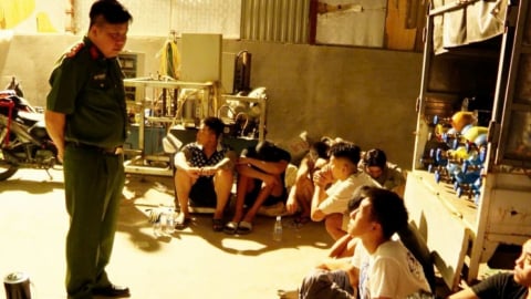 Phá đường dây mua bán 'khí cười' liên tỉnh
