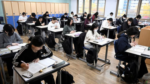 Hàn Quốc là quốc gia mới nhất cấm điện thoại trong lớp học