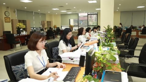Kho bạc làm việc xuyên lễ, phối hợp chi trả quà Quốc khách cho người dân