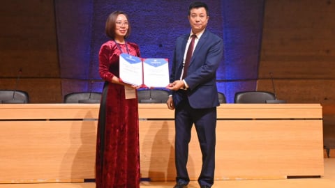 Starworld Group nhận kỷ niệm chương UNESCO, khẳng định vai trò tiên phong của doanh nghiệp văn hóa Việt Nam