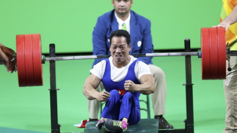 Lực sĩ Lê Văn Công giành HCV, phá kỷ lục Paralympic Rio