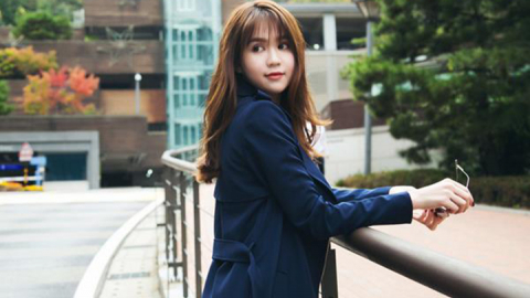 Showbiz 22/10: Ngọc Trinh sang Hàn chấm thi Hoa hậu, Lý Liên Kiệt dưỡng già bằng tiền từ thiện?