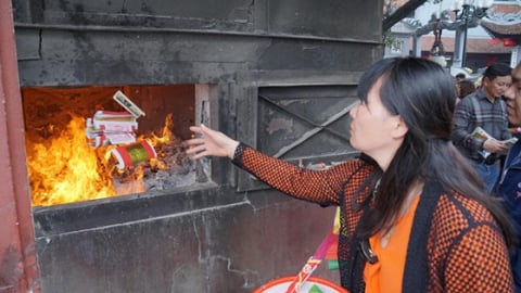 Những công ty nào đang 'hái ra tiền' nhờ vàng mã?
