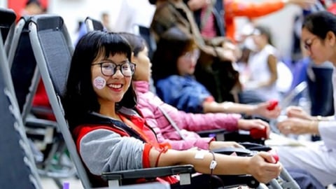 2.000 đơn vị máu trong ngày đầu lễ hội Xuân hồng 2018