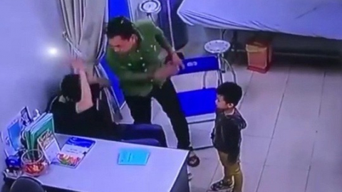 Hành hung bác sĩ: Làm sao ngăn ngừa?