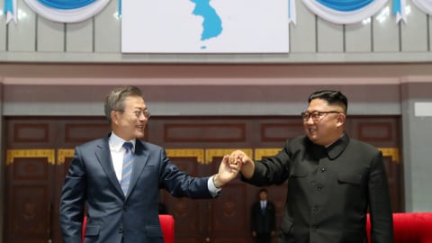 Tiết lộ món quà quý ông Kim Jong-un tặng ông Moon Jae-in