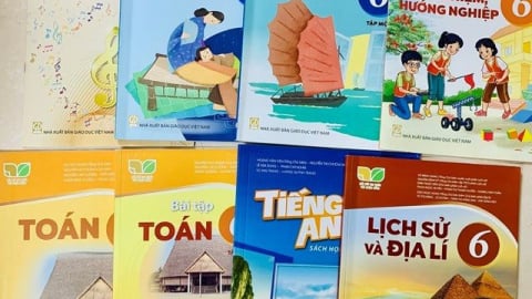 Sách giáo khoa mới lớp 4,8,11 được công bố giá