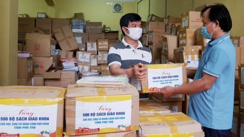 Bảo đảm đủ sách giáo khoa trước ngày khai giảng