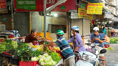 Hàng hóa sau Tết phong phú, giá ổn định