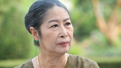 Bà ngoại Kim Phương của 'Lật mặt 8': Chuyên vai ác, con dâu gặp lần đầu đã khóc