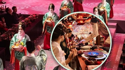 Giới trẻ Trung Quốc hóa trang thành hoàng đế, hoàng hậu để thư giãn 