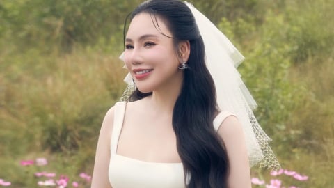 Hồ Quỳnh Hương cưới ở tuổi 45 tại đảo Rều Hạ Long