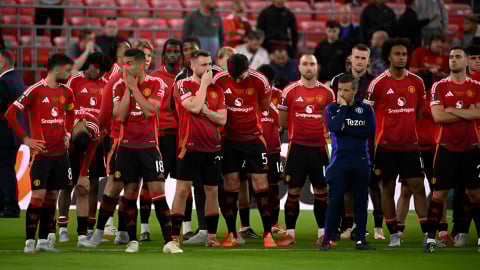 Thua Tottenham, MU tan mộng cứu vớt mùa giải thất bại