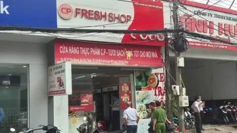 3/4 cửa hàng C.P. tại Sóc Trăng sử dụng giấy chứng nhận An toàn thực phẩm hết hạn