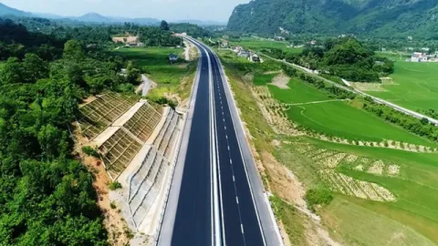 Phó Thủ tướng yêu cầu xem xét đề xuất mở rộng 263km của Tập đoàn Sơn Hải
