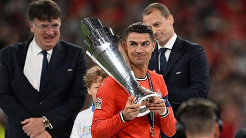 Ronaldo: 'Kể cả gãy chân vì ĐT Bồ Đào Nha, tôi cũng sẵn sàng'
