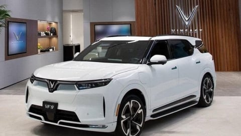 Thị trường ô tô Việt Nam: Sức mua xe điện tăng, xe xăng giảm