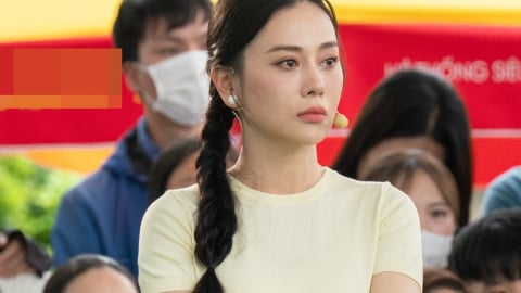 Phương Oanh từng bất lực chứng kiến bố mẹ suy sụp tinh thần