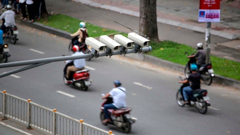Hơn 150 tài xế Bắc Ninh 'dính' phạt nguội vì vượt đèn đỏ, lấn làn, không đội mũ bảo hiểm