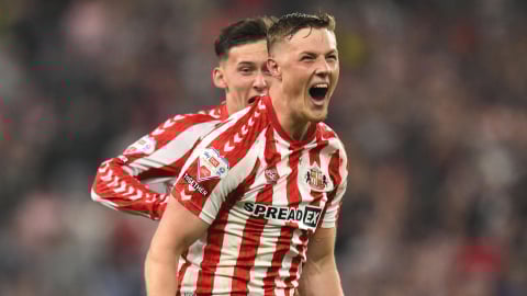 Sunderland 'vung tiền' sắm cầu thủ 