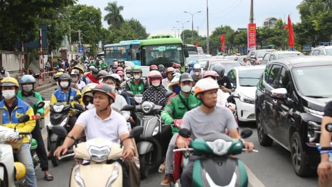 'Hà Nội cần lộ trình, chính sách hỗ trợ khi cấm xe máy xăng'