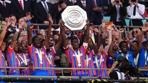Liverpool gục ngã trước Crystal Palace ở Siêu cúp Anh