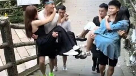 Thuê 24 trai đẹp cùng leo núi, hai phụ nữ chấp nhận chi khủng