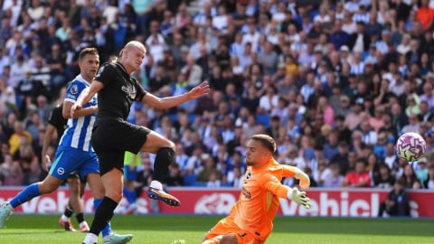 Man City thua ngược Brighton, rơi xuống nửa dưới bảng xếp hạng