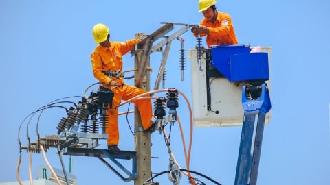 Hàng trăm khách hàng phản ánh hóa đơn tiền điện tăng cao: EVN khẳng định không có sai phạm 