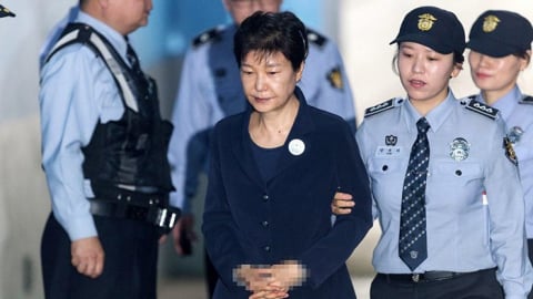 Cựu Tổng thống Hàn Quốc Park Geun-hye lĩnh án 24 năm tù và nộp phạt 18 tỷ won