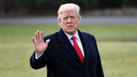Tổng thống Trump không gia hạn hoãn thuế quan, ngày mai sẽ gửi thông báo cho các quốc gia