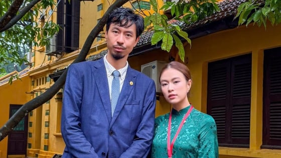 Đen Vâu - Hoàng Thùy Linh sóng bước dàn nghệ sĩ viếng Lăng Bác
