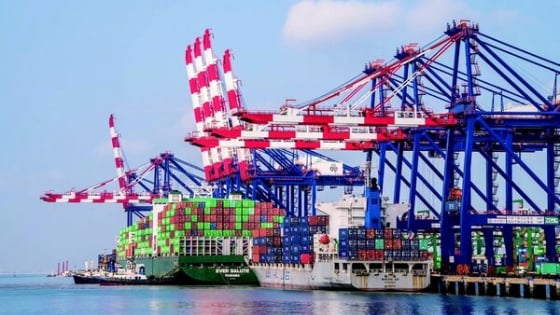 Mỹ đóng sập cửa miễn thuế 800 USD, thương mại điện tử toàn cầu chuyển hướng