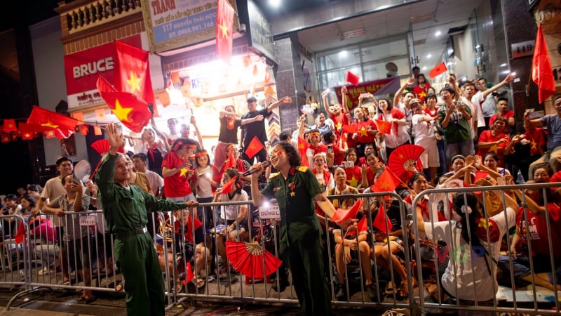 Một đêm không ngủ' hân hoan đón chờ Đại lễ của dân tộc 