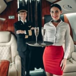 Tiết lộ gây sốc tại Mỹ: Phi công và tiếp viên quan hệ tình dục ngay trong buồng lái