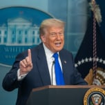 Tổng thống Trump: 'Củ cà rốt' cho Ấn Độ, 'cây gậy' cho Nhật Bản