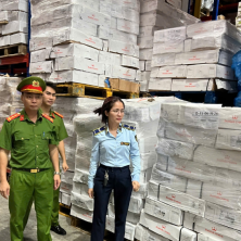 Hà Nội: Phát hiện gần 16 tấn thực phẩm quá hạn hơn 1 năm