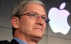 Tim Cook lo ngại Apple sẽ không đấu nổi với Samsung nếu bị áp mức thuế 10%