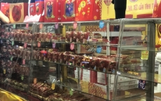 Chiêu trò bán bánh trung thu 'đại hạ giá' ở Sài Gòn