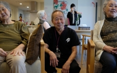 Cuộc sống trong nhà dưỡng lão ở Nhật: Nhân viên già hơn khách hàng