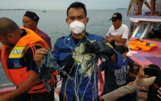Tai nạn máy bay Indonesia: Chưa nguôi hy vọng